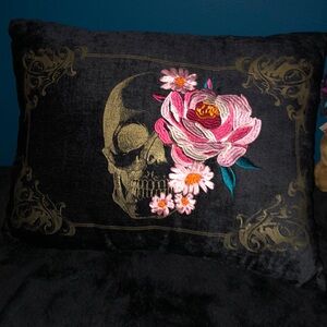 Skull accent pillow